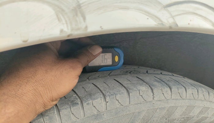 2015 Honda City 1.5L I-VTEC SV CVT, Petrol, Automatic, 1,99,585 km, tyre