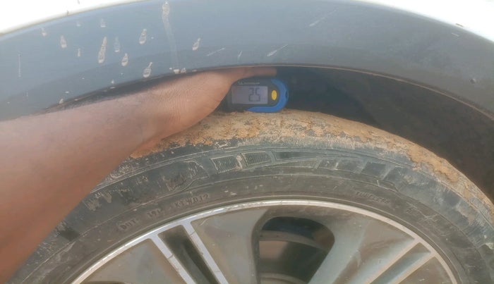 2017 Hyundai Creta SX PLUS AT 1.6 DIESEL, Diesel, Automatic, 1,98,567 km, tyre