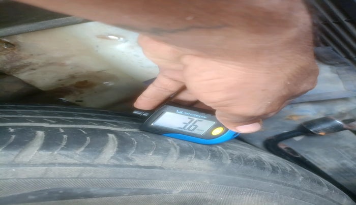 2017 Hyundai Creta SX PLUS AT 1.6 DIESEL, Diesel, Automatic, 1,98,567 km, tyre