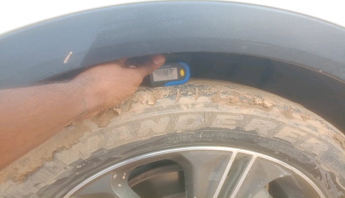 2017 Hyundai Creta SX PLUS AT 1.6 DIESEL, Diesel, Automatic, 1,98,567 km, tyre