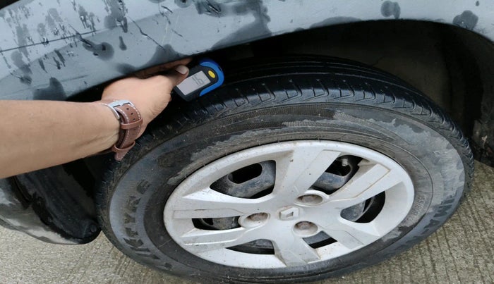 2015 Renault Kwid RXL, Petrol, Manual, 1,07,489 km, tyre