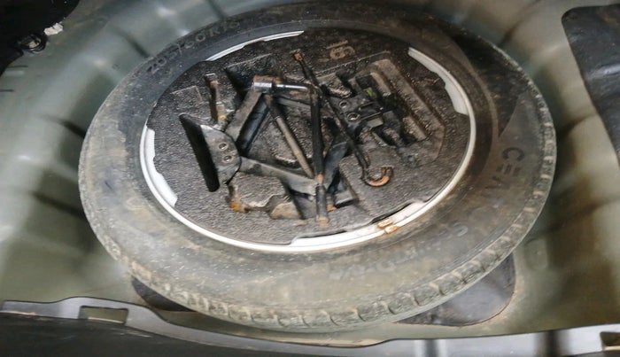 2014 Hyundai New Elantra 1.6 SX MT DIESEL, Diesel, Manual, 84,780 km, tyre