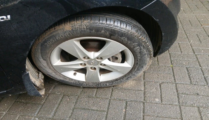 2014 Hyundai New Elantra 1.6 SX MT DIESEL, Diesel, Manual, 84,780 km, tyre