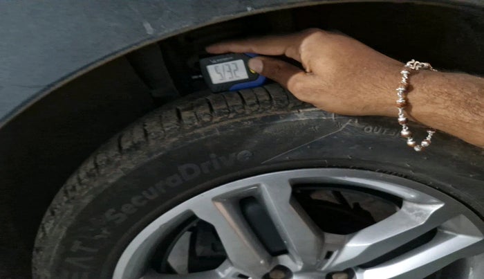 2020 Renault TRIBER RXZ, Petrol, Manual, 27,925 km, tyre