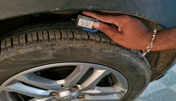 2020 Renault TRIBER RXZ, Petrol, Manual, 27,925 km, tyre