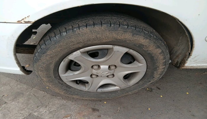 2011 Hyundai Accent GLE, Petrol, Manual, 83,589 km, tyre