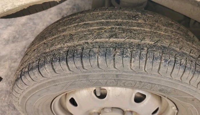 2016 Maruti Eeco 5 STR WITH A/C+HTR, Petrol, Manual, 1,06,494 km, tyre