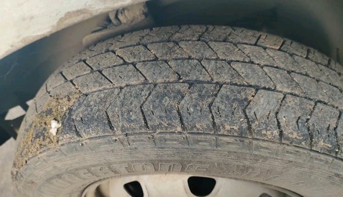 2016 Maruti Eeco 5 STR WITH A/C+HTR, Petrol, Manual, 1,06,494 km, tyre