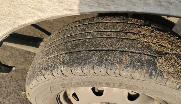 2016 Maruti Eeco 5 STR WITH A/C+HTR, Petrol, Manual, 1,06,494 km, tyre