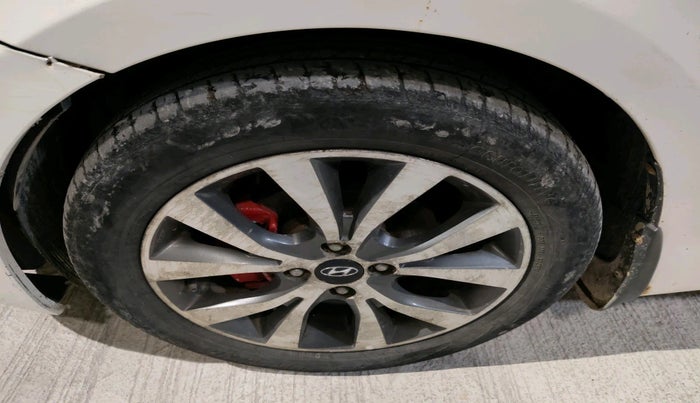 2014 Hyundai Verna FLUIDIC 1.6 CRDI SX OPT, Diesel, Manual, 1,28,130 km, tyre