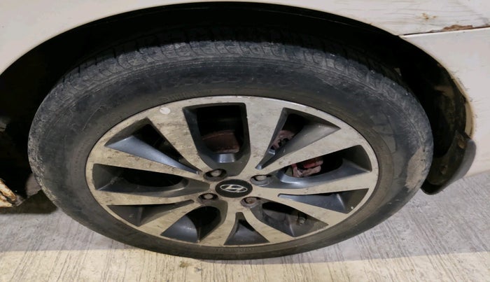 2014 Hyundai Verna FLUIDIC 1.6 CRDI SX OPT, Diesel, Manual, 1,28,130 km, tyre