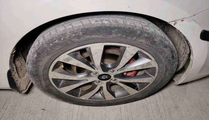 2014 Hyundai Verna FLUIDIC 1.6 CRDI SX OPT, Diesel, Manual, 1,28,130 km, tyre