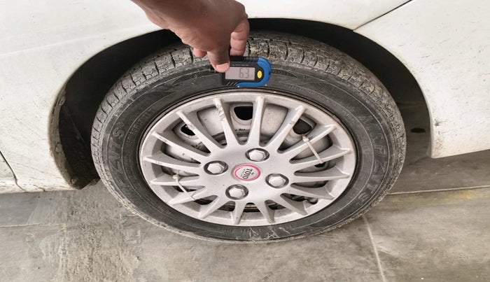 2010 Maruti Zen Estilo LXI, Petrol, Manual, 1,39,075 km, tyre