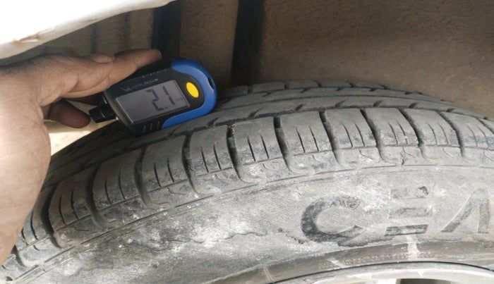 2015 Maruti Swift Dzire VXI, Petrol, Manual, 1,30,431 km, tyre