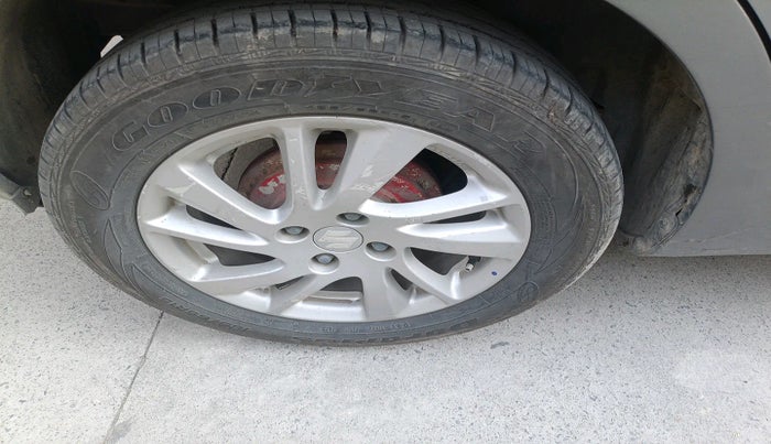 2014 Maruti Swift ZXI, Petrol, Manual, 83,163 km, tyre