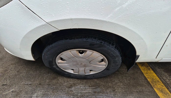 2010 Tata Indica Vista AURA SAFIRE, Petrol, Manual, 1,17,435 km, tyre