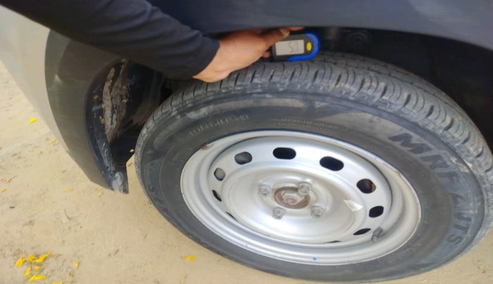 2018 Mahindra KUV 100 NXT K2 P 6 STR, Petrol, Manual, 68,709 km, tyre