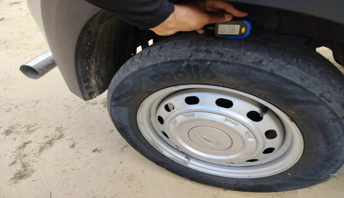 2018 Mahindra KUV 100 NXT K2 P 6 STR, Petrol, Manual, 68,709 km, tyre