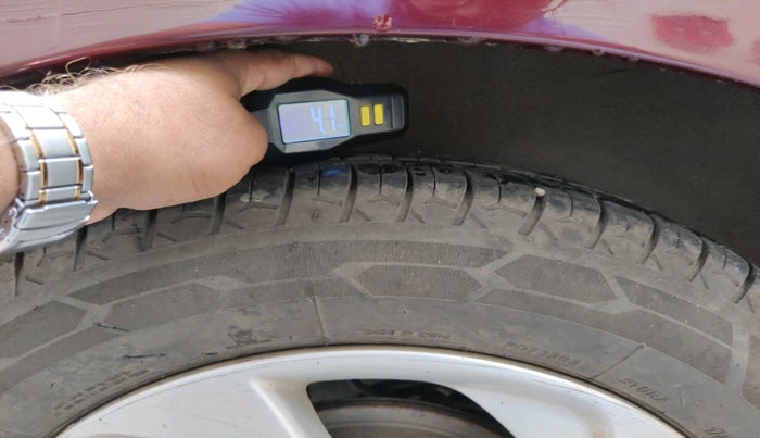 2015 Honda City 1.5L I-VTEC VX CVT, Petrol, Automatic, 1,13,577 km, tyre