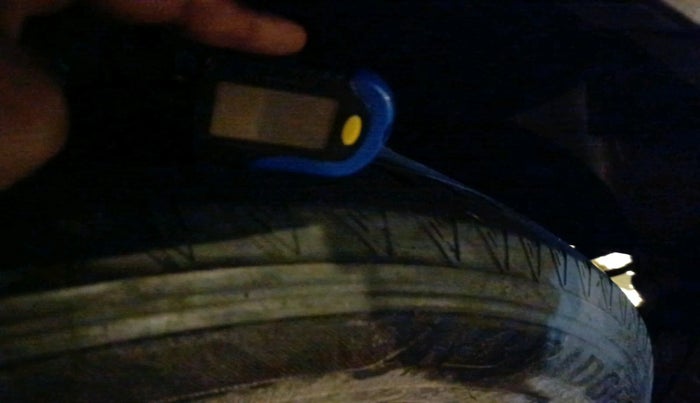 2016 Hyundai Santa Fe 2 WD AT, Diesel, Automatic, 1,33,161 km, tyre