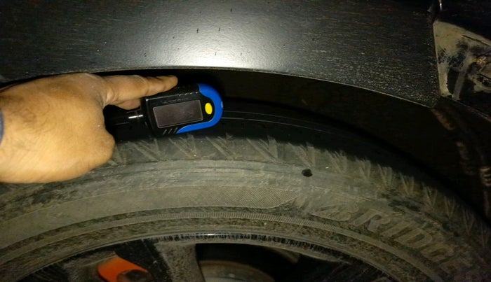 2016 Hyundai Santa Fe 2 WD AT, Diesel, Automatic, 1,33,161 km, tyre