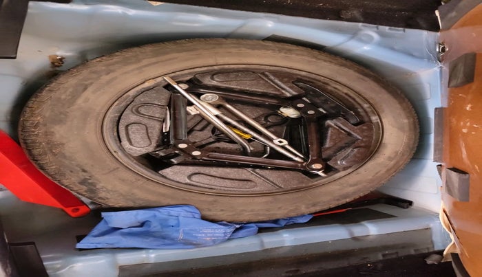 2020 Tata NEXON XM PETROL, Petrol, Manual, 91,303 km, tyre