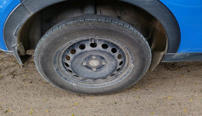 2020 Tata NEXON XM PETROL, Petrol, Manual, 91,303 km, tyre