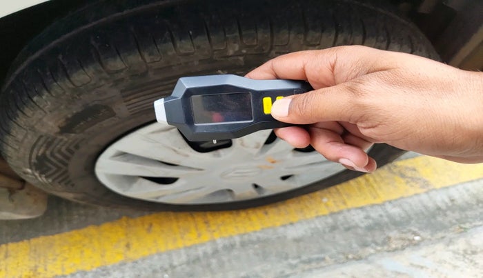 2010 Maruti Swift VXI, Petrol, Manual, 79,040 km, tyre