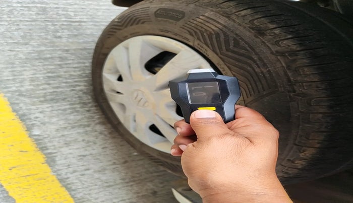 2010 Maruti Swift VXI, Petrol, Manual, 79,040 km, tyre