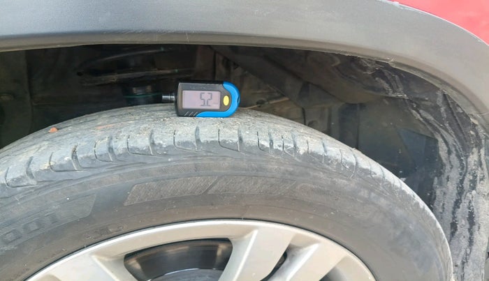 2017 Maruti Vitara Brezza ZDI PLUS DUAL TONE, Diesel, Manual, 1,29,355 km, tyre