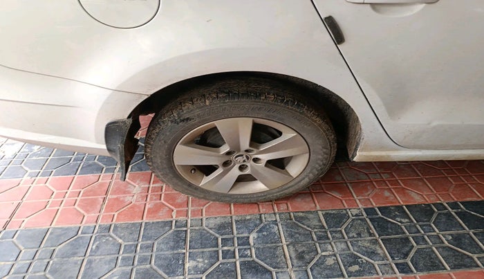 2019 Skoda Rapid AMBITION 1.6 MPI MT, Petrol, Manual, 56,125 km, tyre