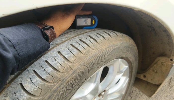 2013 Ford Ecosport TITANIUM 1.0L ECOBOOST, Petrol, Manual, 1,08,338 km, tyre