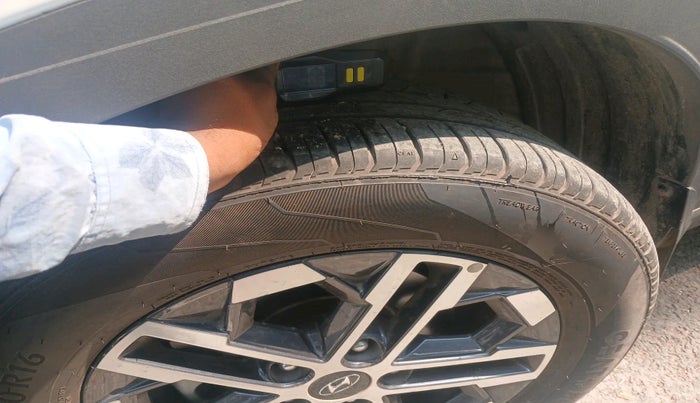 2025 Hyundai VENUE SX (O) 1.0 TURBO DCT, Petrol, Automatic, 4,913 km, tyre