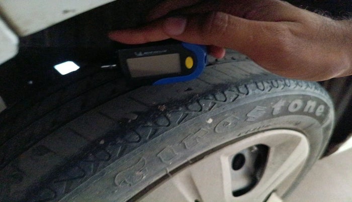 2013 Maruti Wagon R 1.0 VXI, Petrol, Manual, 54,189 km, tyre