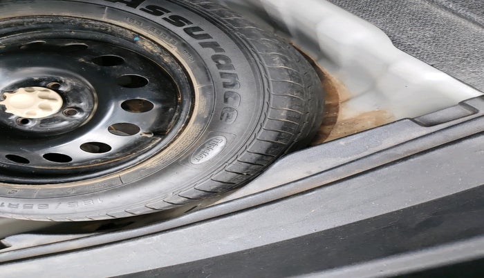 2018 Toyota YARIS V MT, Petrol, Manual, 1,07,396 km, tyre