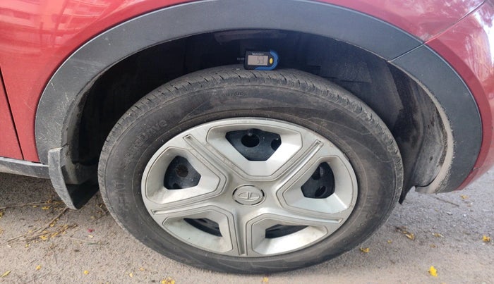 2018 Tata NEXON XM PETROL, Petrol, Manual, 70,488 km, tyre