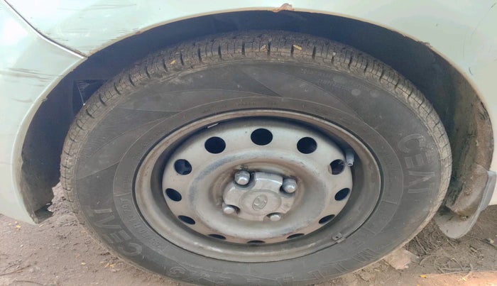 2013 Hyundai i10 ERA 1.1, Petrol, Manual, 83,600 km, tyre