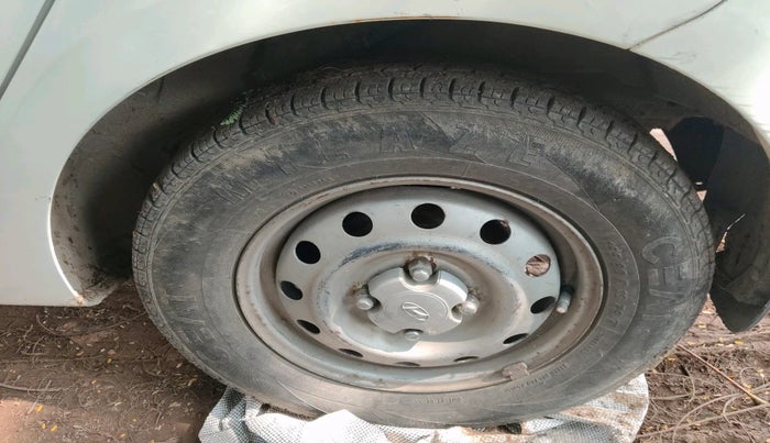 2013 Hyundai i10 ERA 1.1, Petrol, Manual, 83,600 km, tyre