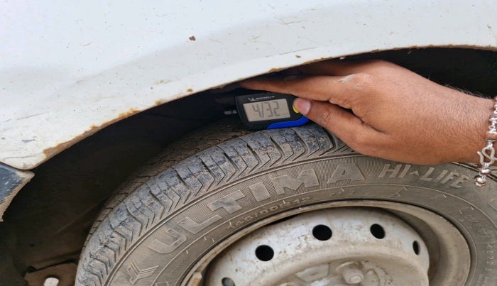 2011 Maruti Alto LXI, Petrol, Manual, 1,56,633 km, tyre