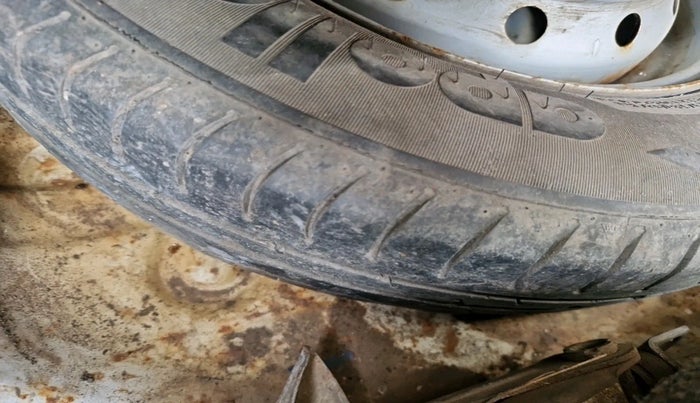 2011 Maruti Alto LXI, Petrol, Manual, 1,56,633 km, tyre