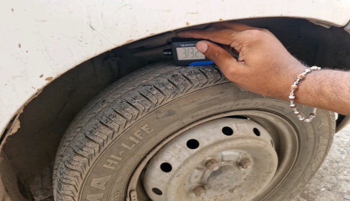 2011 Maruti Alto LXI, Petrol, Manual, 1,56,633 km, tyre