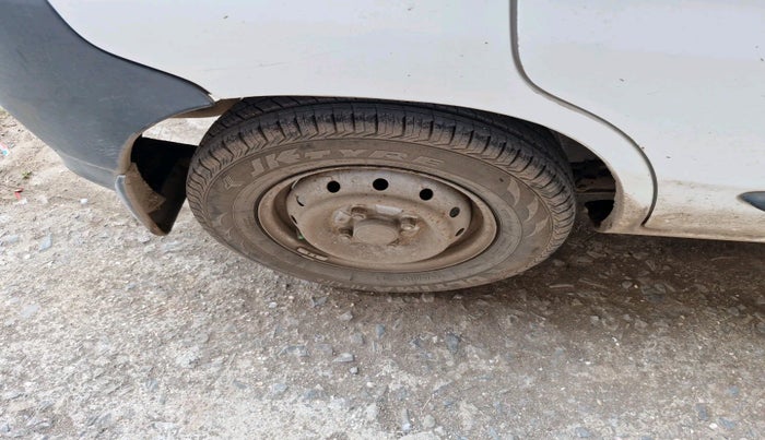 2011 Maruti Alto LXI, Petrol, Manual, 1,56,633 km, tyre