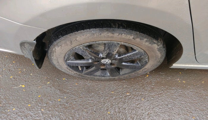 2012 Volkswagen Vento HIGHLINE DIESEL 1.6, Diesel, Manual, 1,15,371 km, tyre