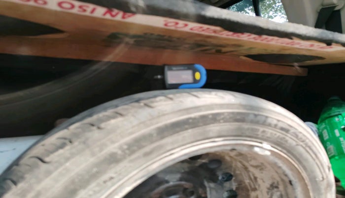 2014 Maruti Wagon R 1.0 VXI, Petrol, Manual, 61,867 km, tyre