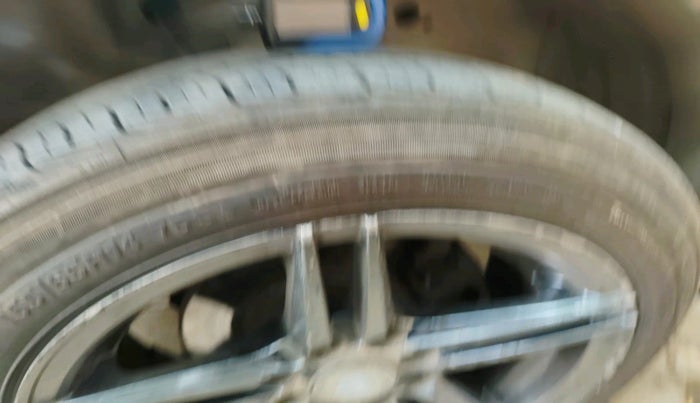 2014 Maruti Wagon R 1.0 VXI, Petrol, Manual, 61,867 km, tyre