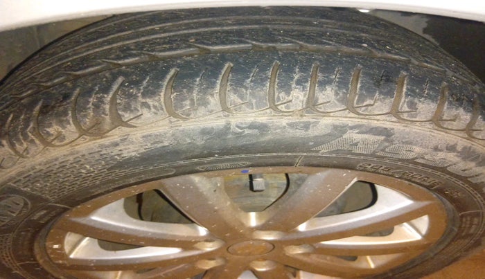 2011 Maruti SX4 ZXI, Petrol, Manual, 95,980 km, tyre