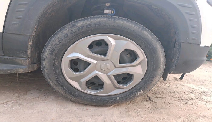 2023 Maruti BREZZA VXI SMART HYBRID, Petrol, Manual, 24,760 km, tyre