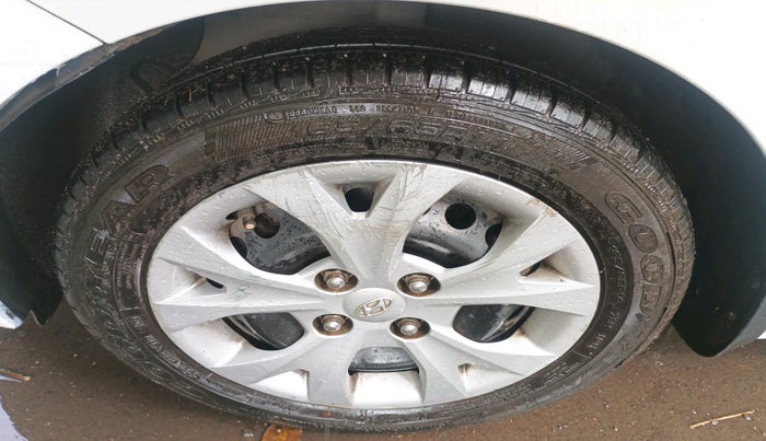 2016 Hyundai Grand i10 SPORTZ 1.2 KAPPA VTVT, Petrol, Manual, 51,194 km, tyre