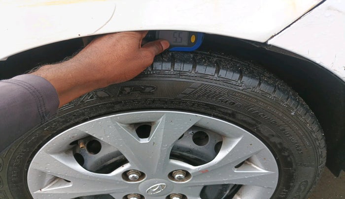 2016 Hyundai Grand i10 SPORTZ 1.2 KAPPA VTVT, Petrol, Manual, 51,194 km, tyre