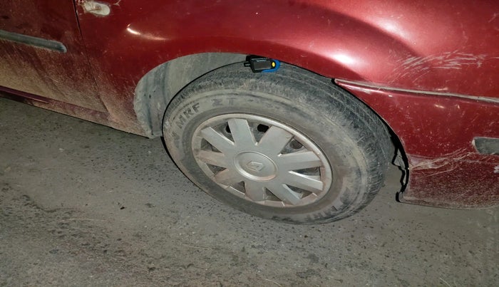 2010 Mahindra Renault Logan GLX 1.4, Petrol, Manual, 40,280 km, tyre